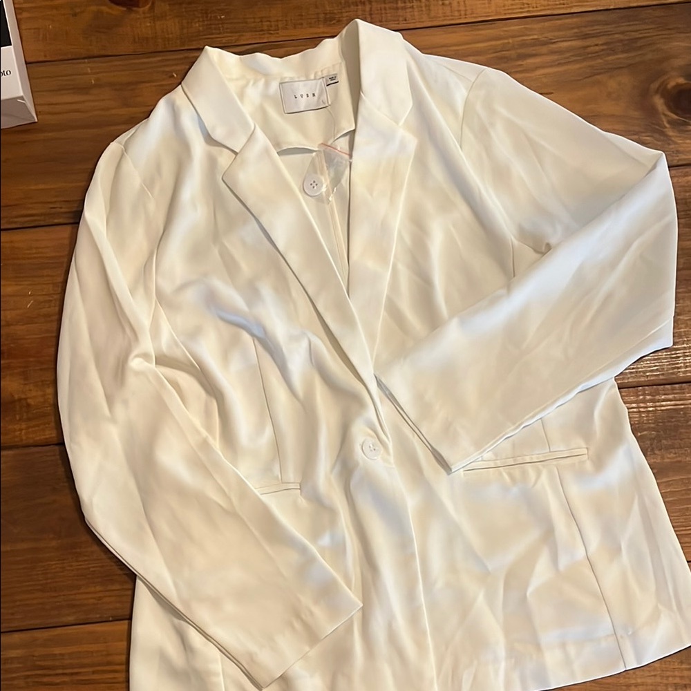 Lush White Casual Blazer with Notched Lapels